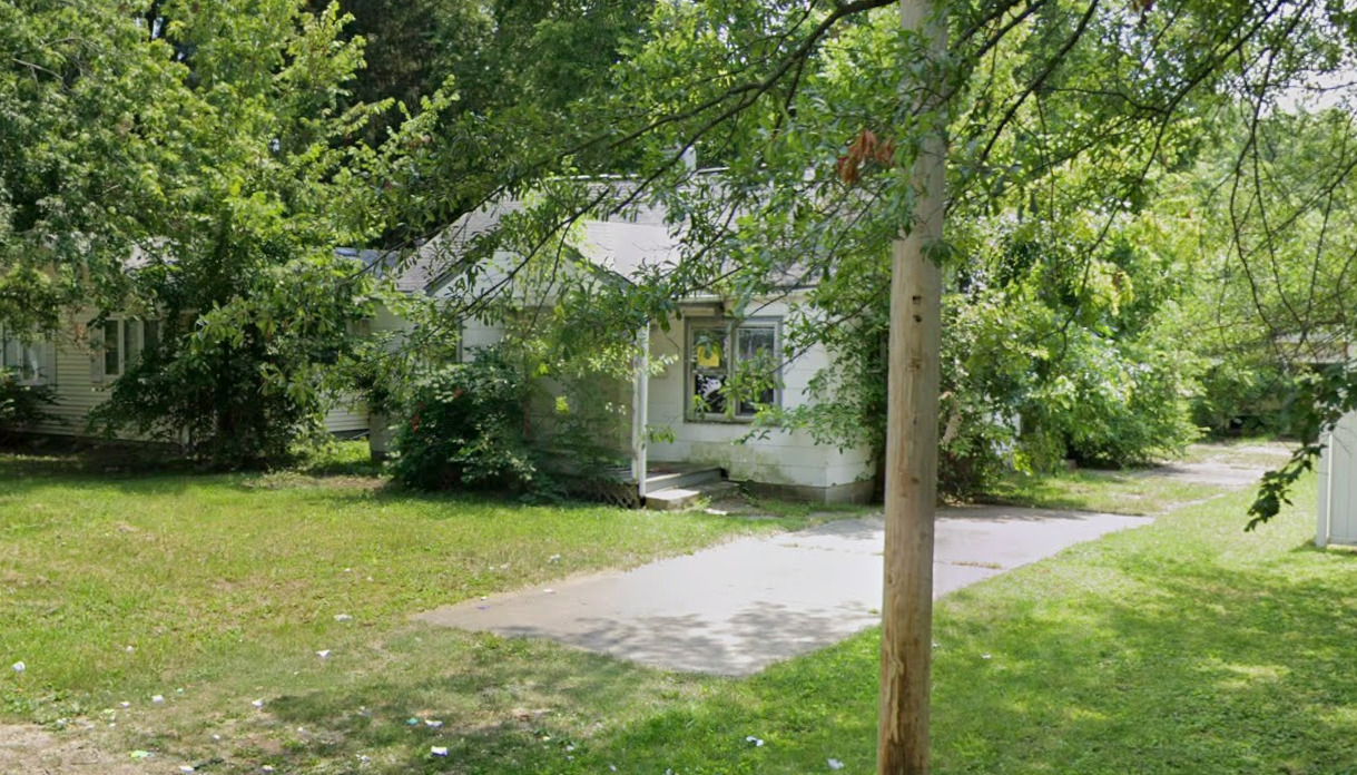 1557 W Center Street, Decatur, IL