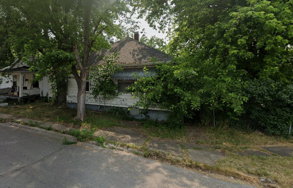 666 N Avenue B, Canton, IL