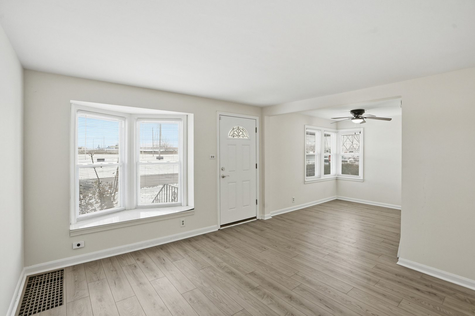 11056 S State Line Road, Chicago, IL