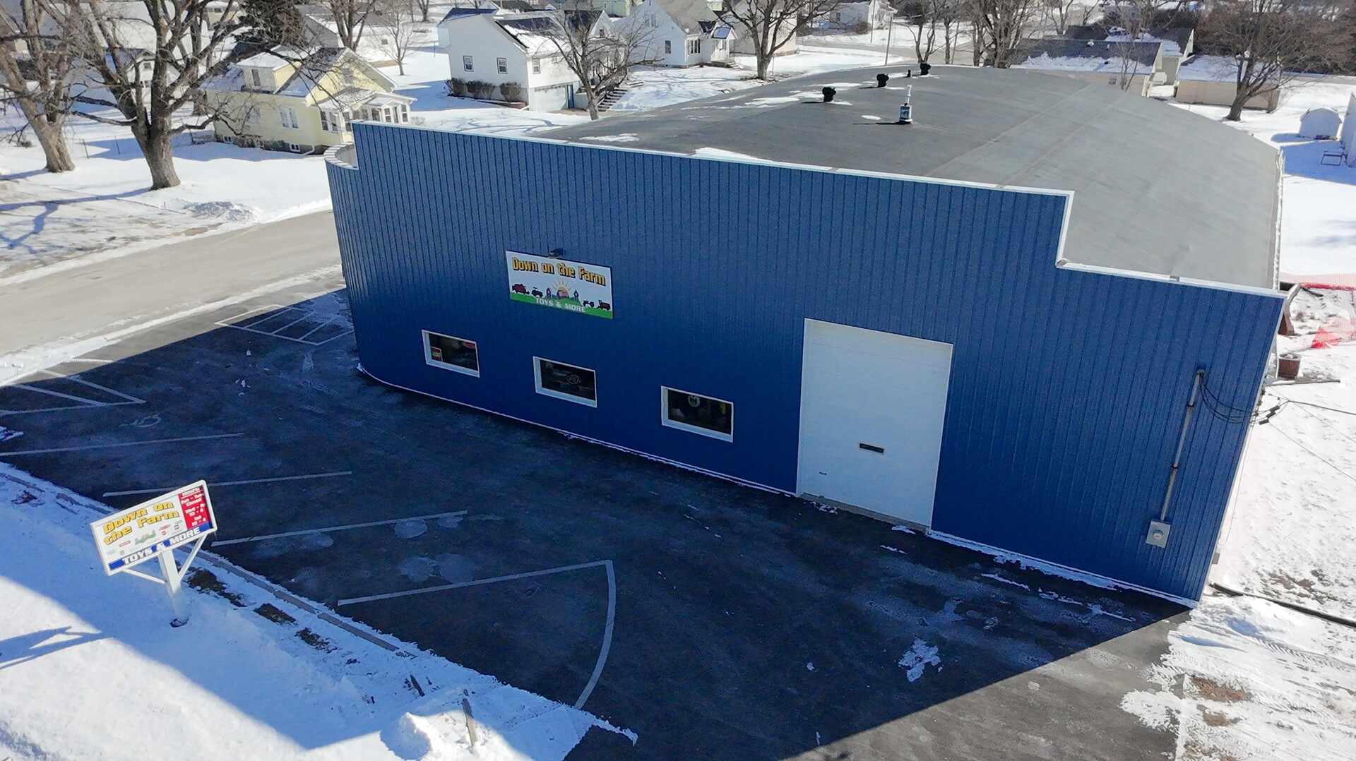 502 S Schuyler Street, Lena, IL