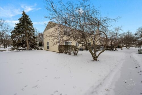 1780 College Green Drive, Elgin, IL