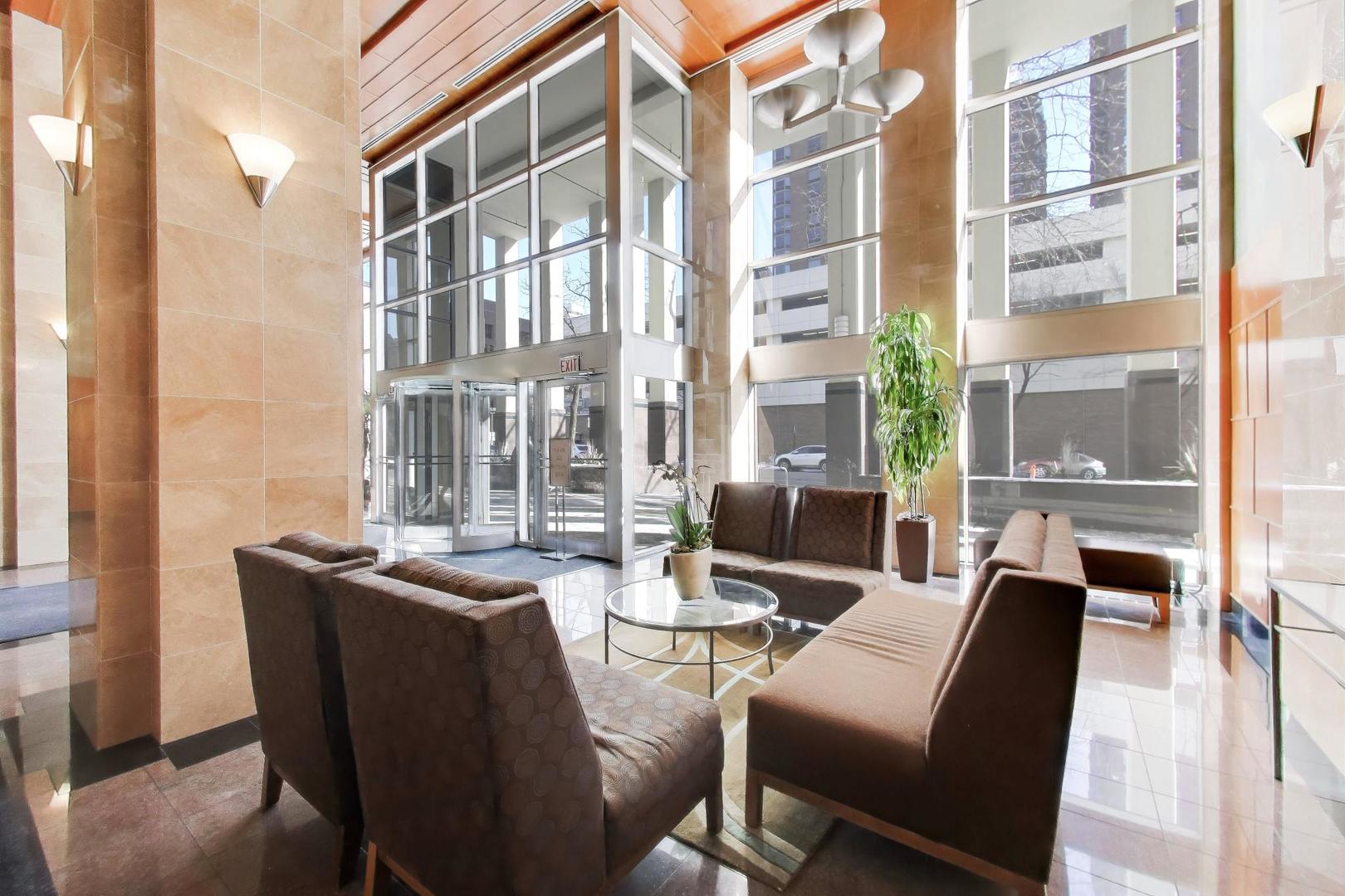 1122 N Clark Street #3705, Chicago, IL