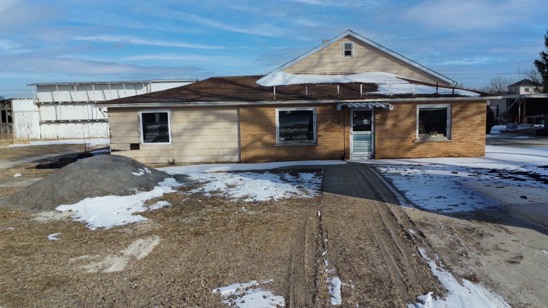 7429 E Chinquy, St. Anne, IL