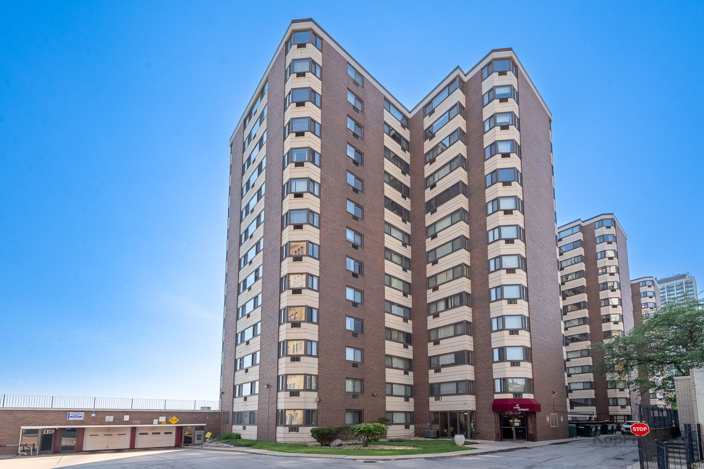 7337 S South Shore Drive #902, Chicago, IL