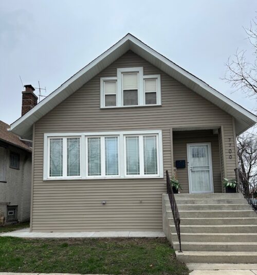 7700 S Paxton Avenue, Chicago, IL
