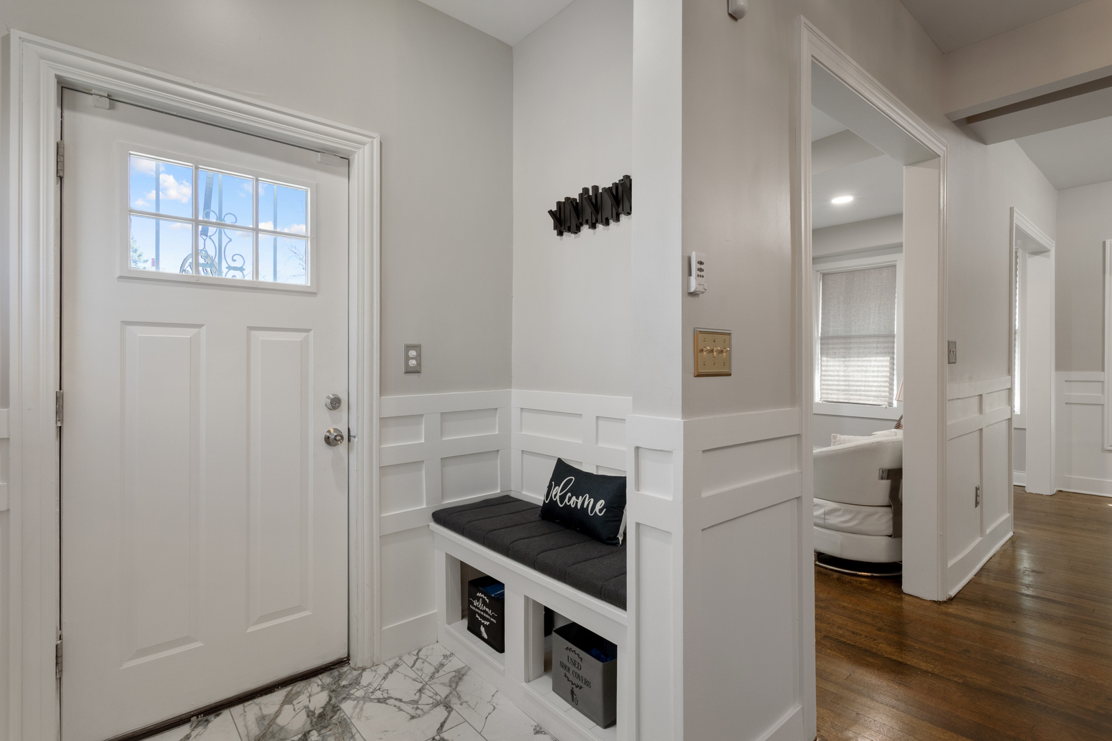 7700 S Paxton Avenue, Chicago, IL