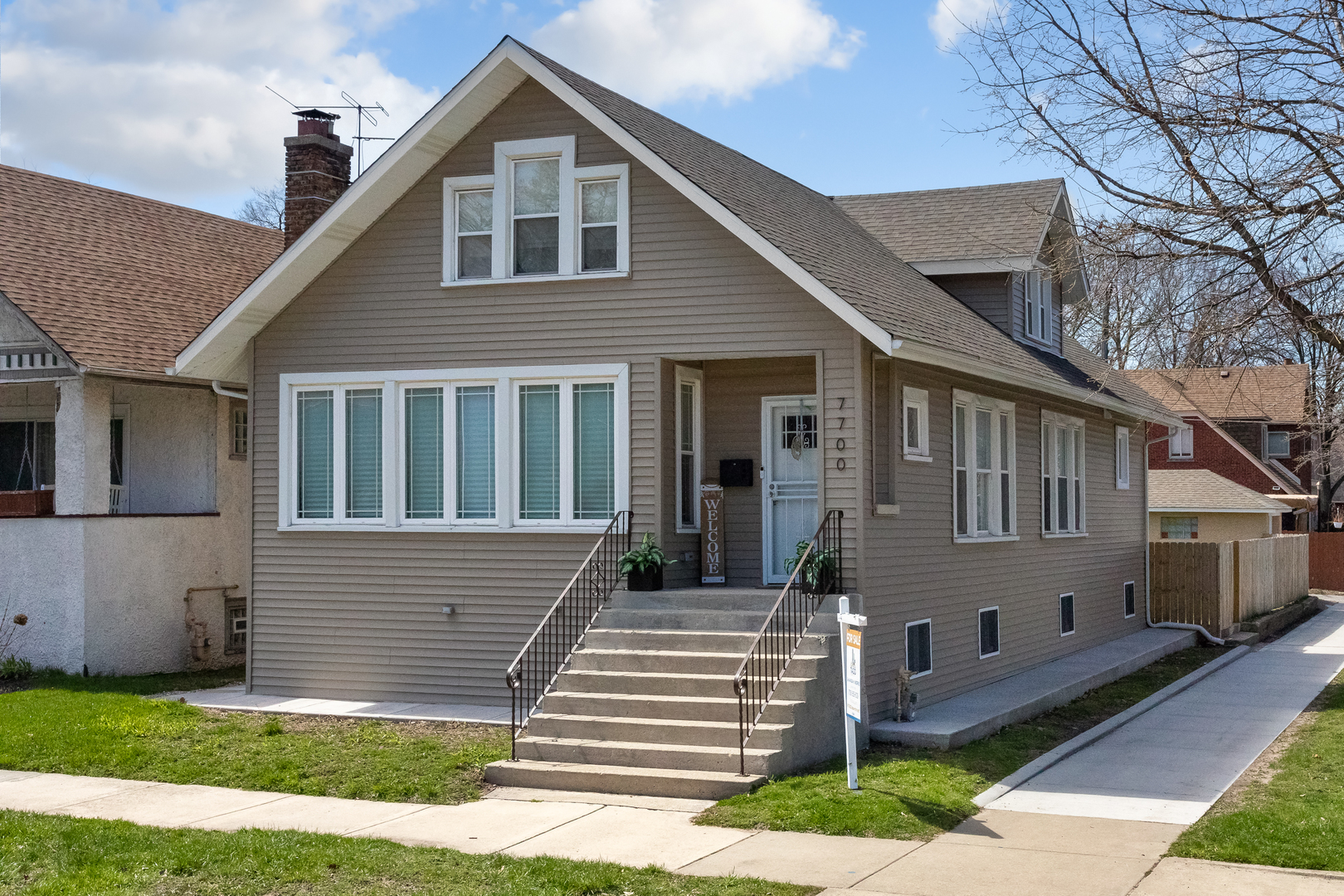 7700 S Paxton Avenue, Chicago, IL