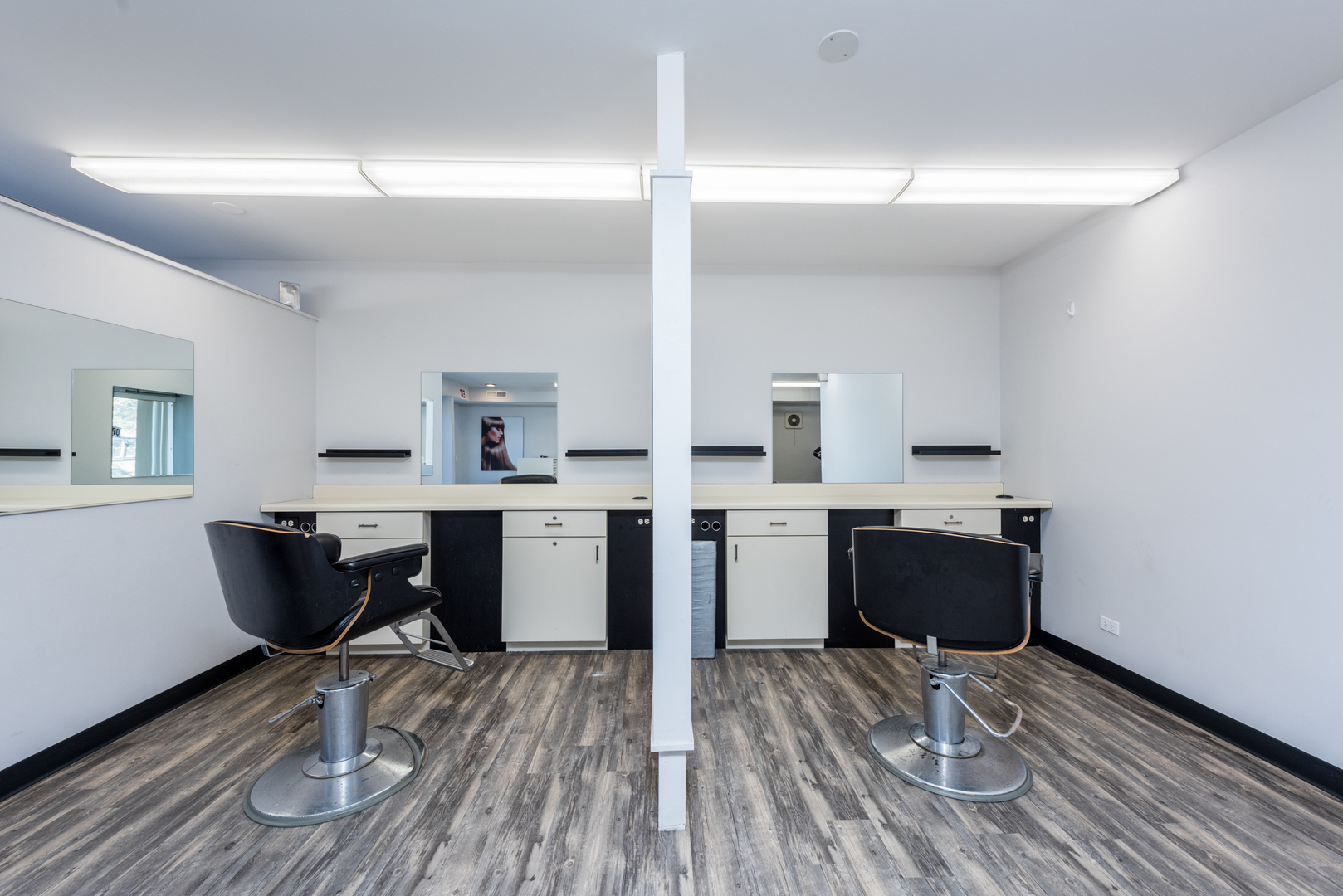 2052 Western Avenue, Waukegan, IL