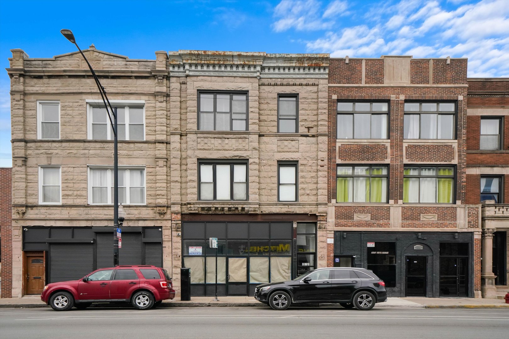 2140 W Cermak Road, Chicago, IL