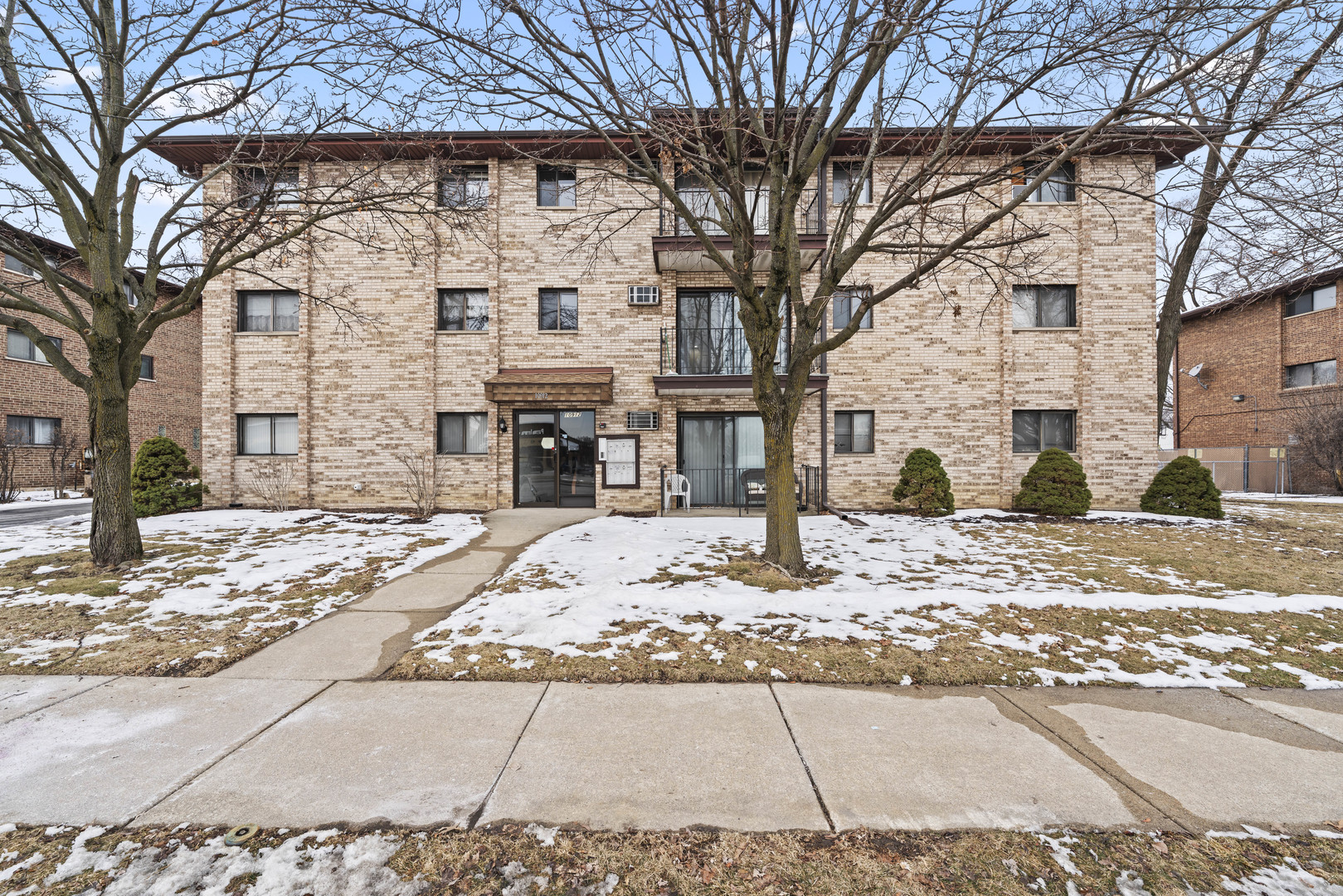 10912 Central Avenue #202, Chicago Ridge, IL
