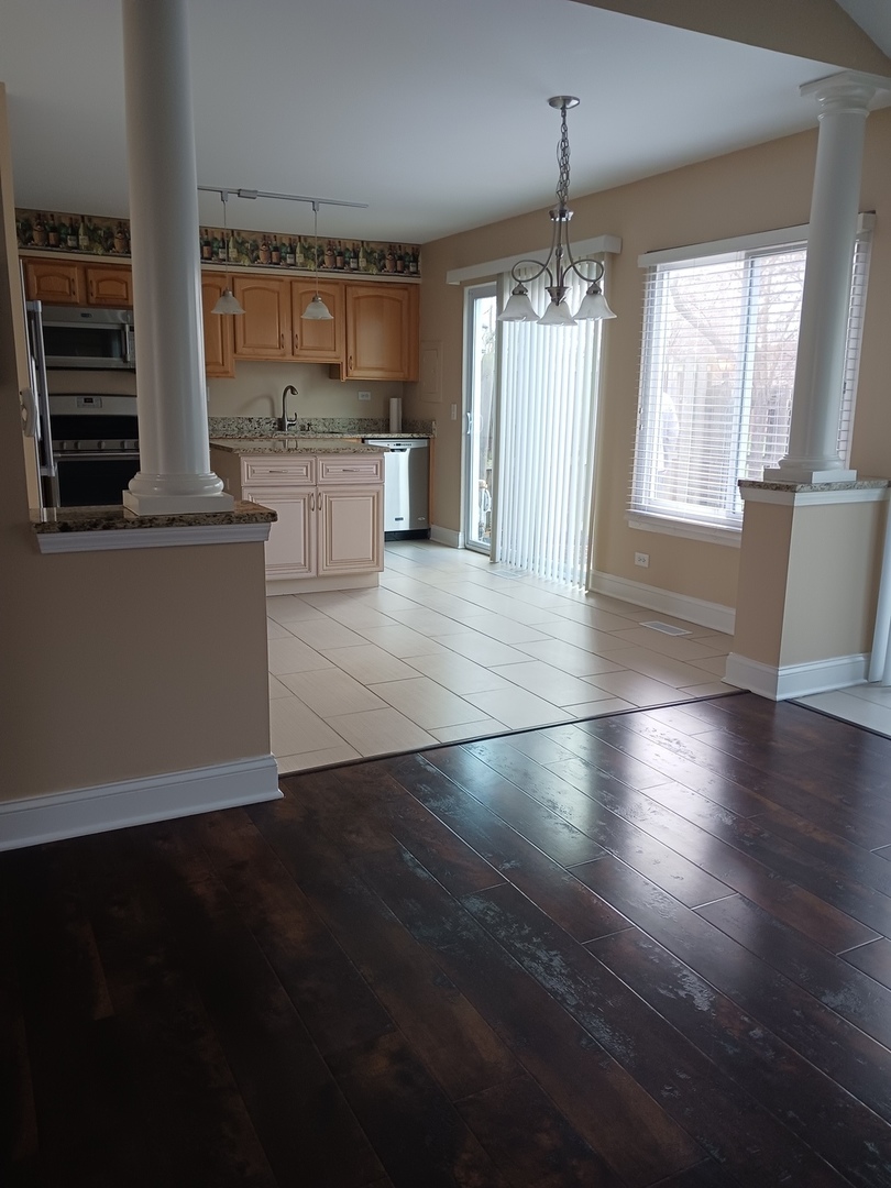 734 Colorado Court #734, Carol Stream, IL