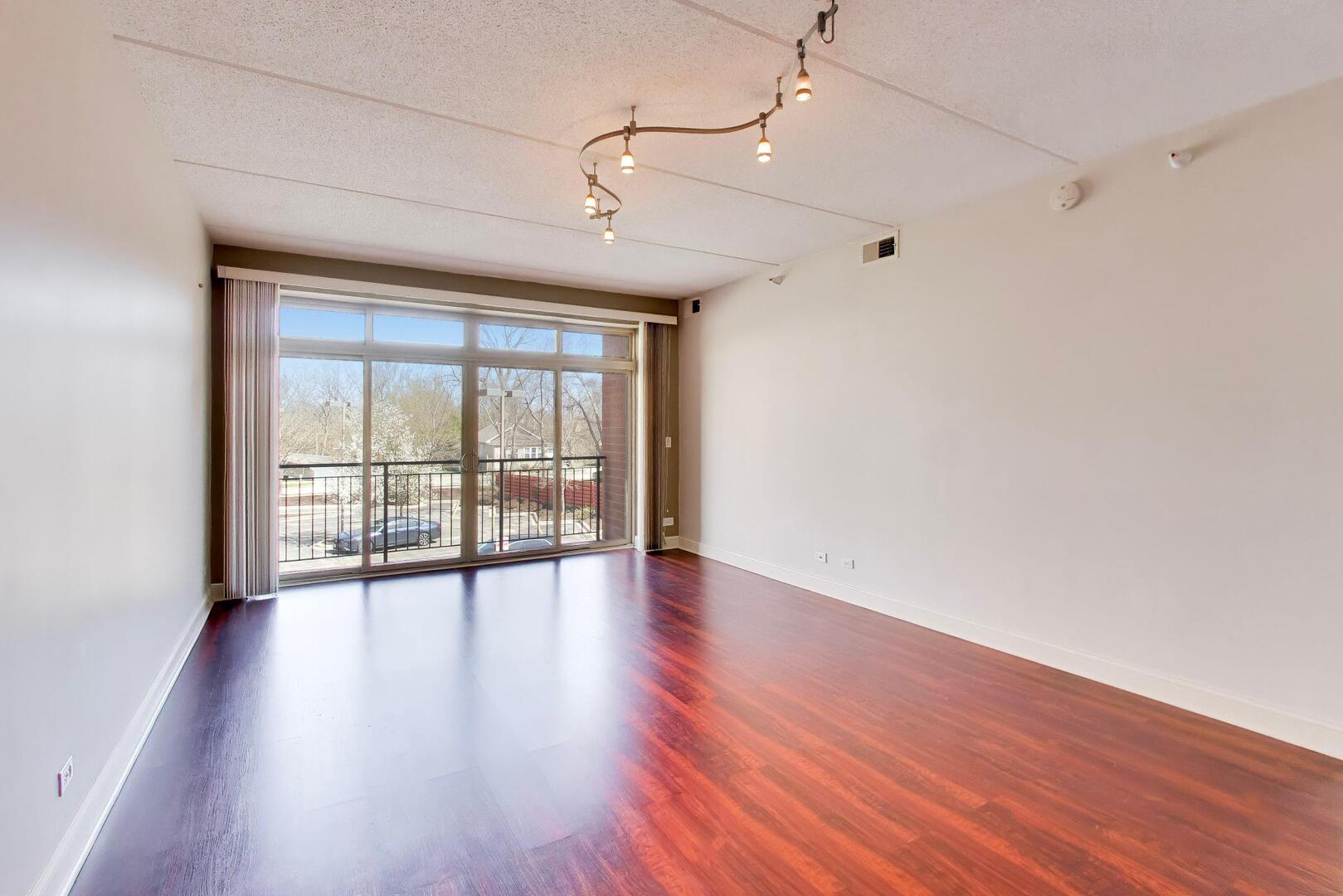 1670 Mill Street #207, Des Plaines, IL