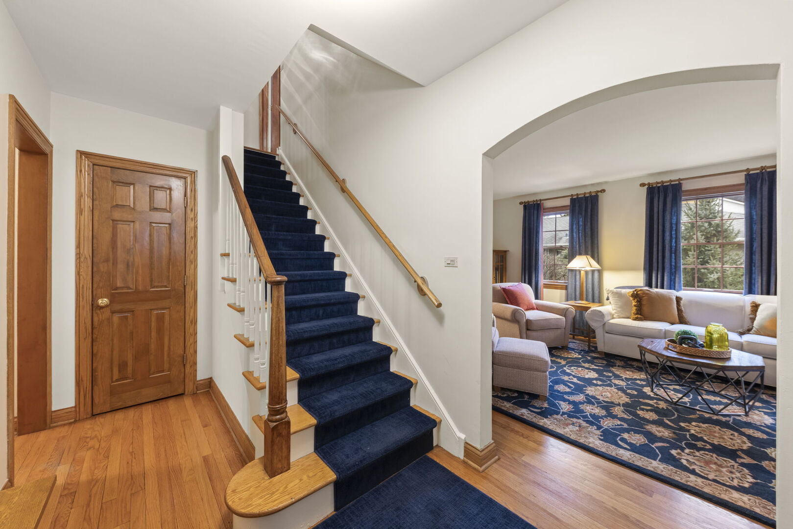 909 S Wheaton Avenue, Wheaton, IL