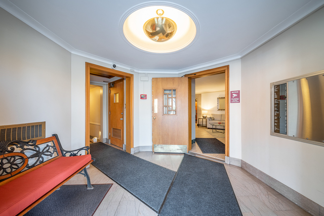 1585 RIDGE Avenue #502, Evanston, IL