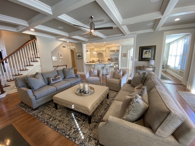835 Avon Court, Glen Ellyn, IL