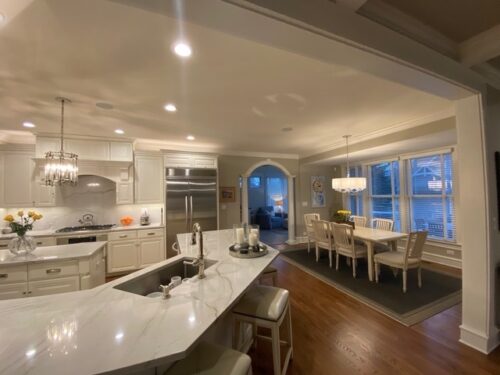 835 Avon Court, Glen Ellyn, IL