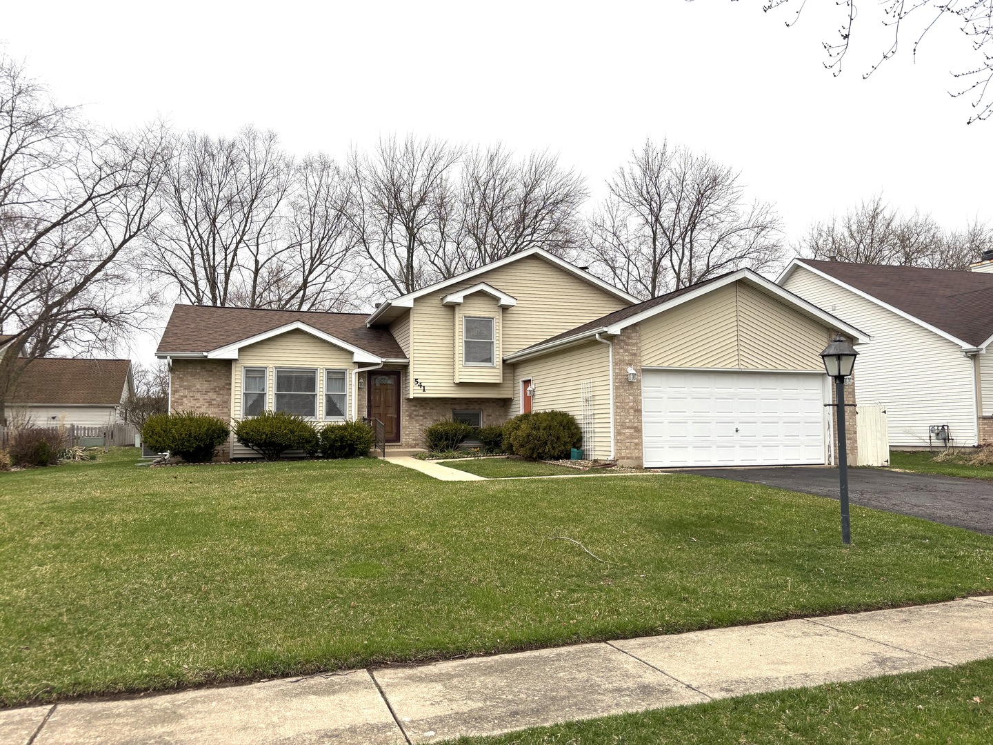 541 Blue Bonnet Lane, Woodstock, IL
