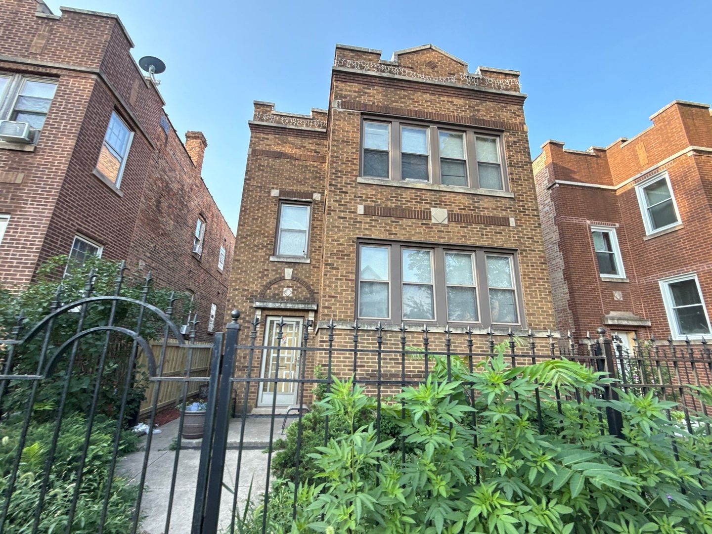 4319 W Potomac Avenue, Chicago, IL