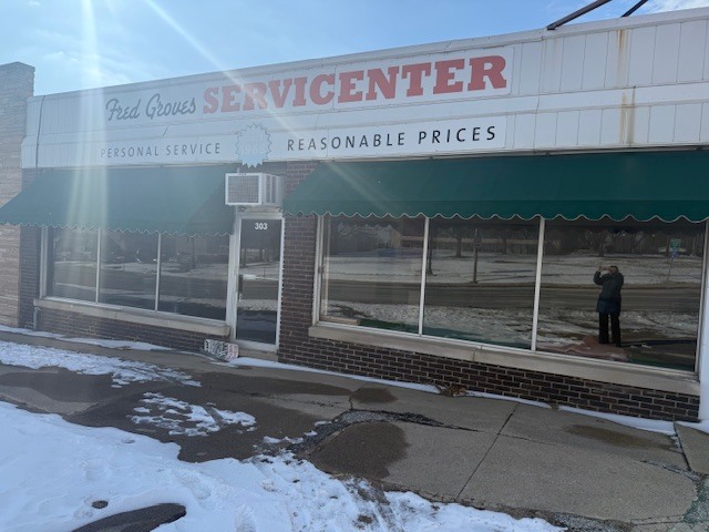 303 S Main Street, Bloomington, IL