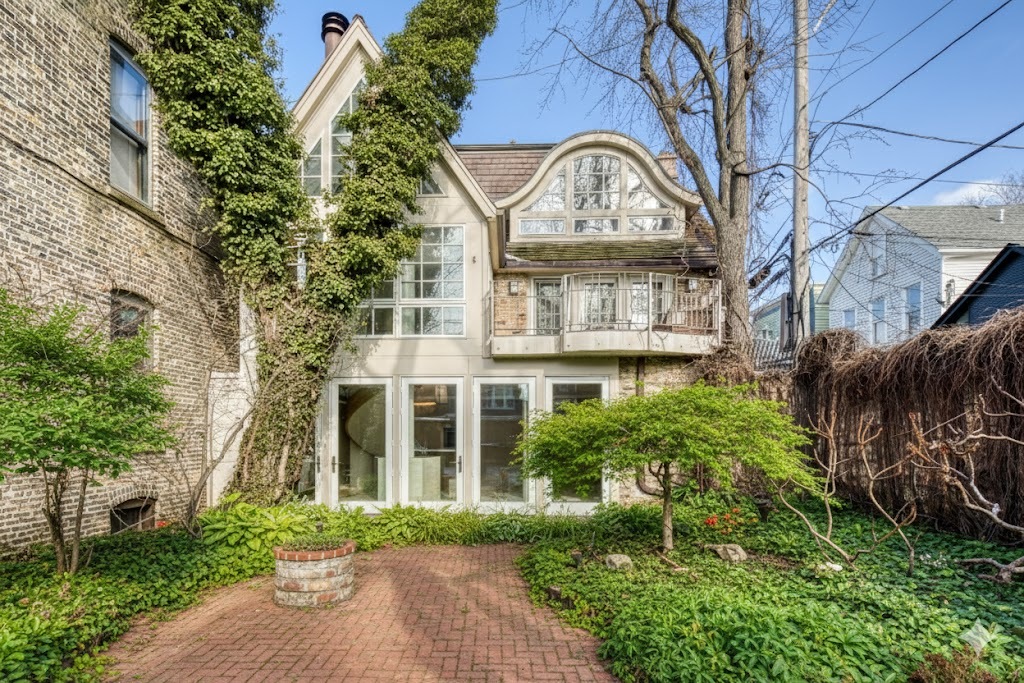 1706 N Fern Court, Chicago, IL