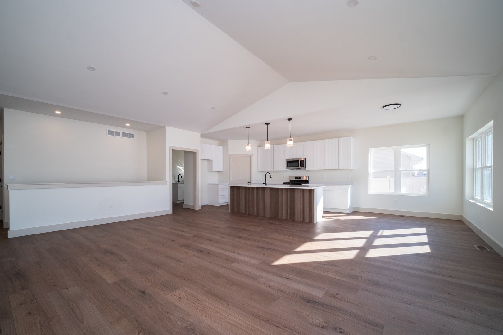 550 Cross Plains Road, Rockford, IL