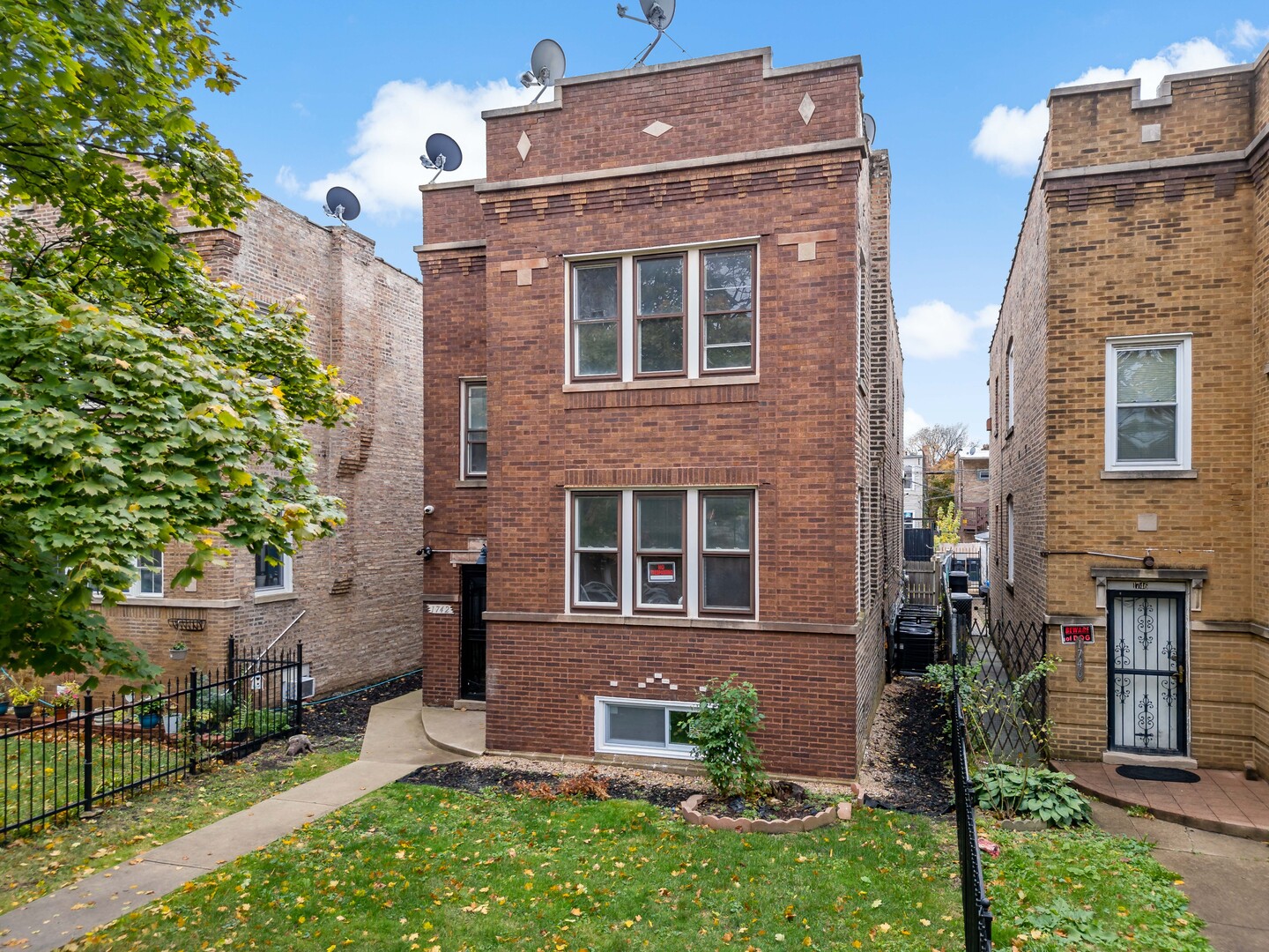 1742 N Mayfield Avenue, Chicago, IL