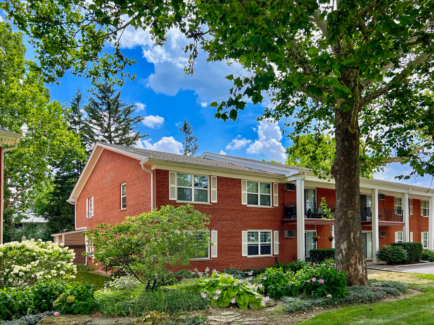 785 Pershing Avenue #1-B, Glen Ellyn, IL