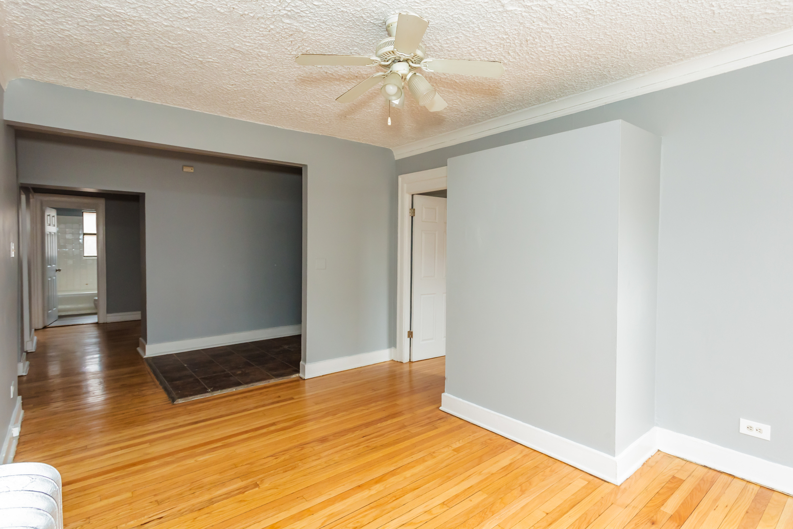 6959 S Paxton Avenue #1A, Chicago, IL