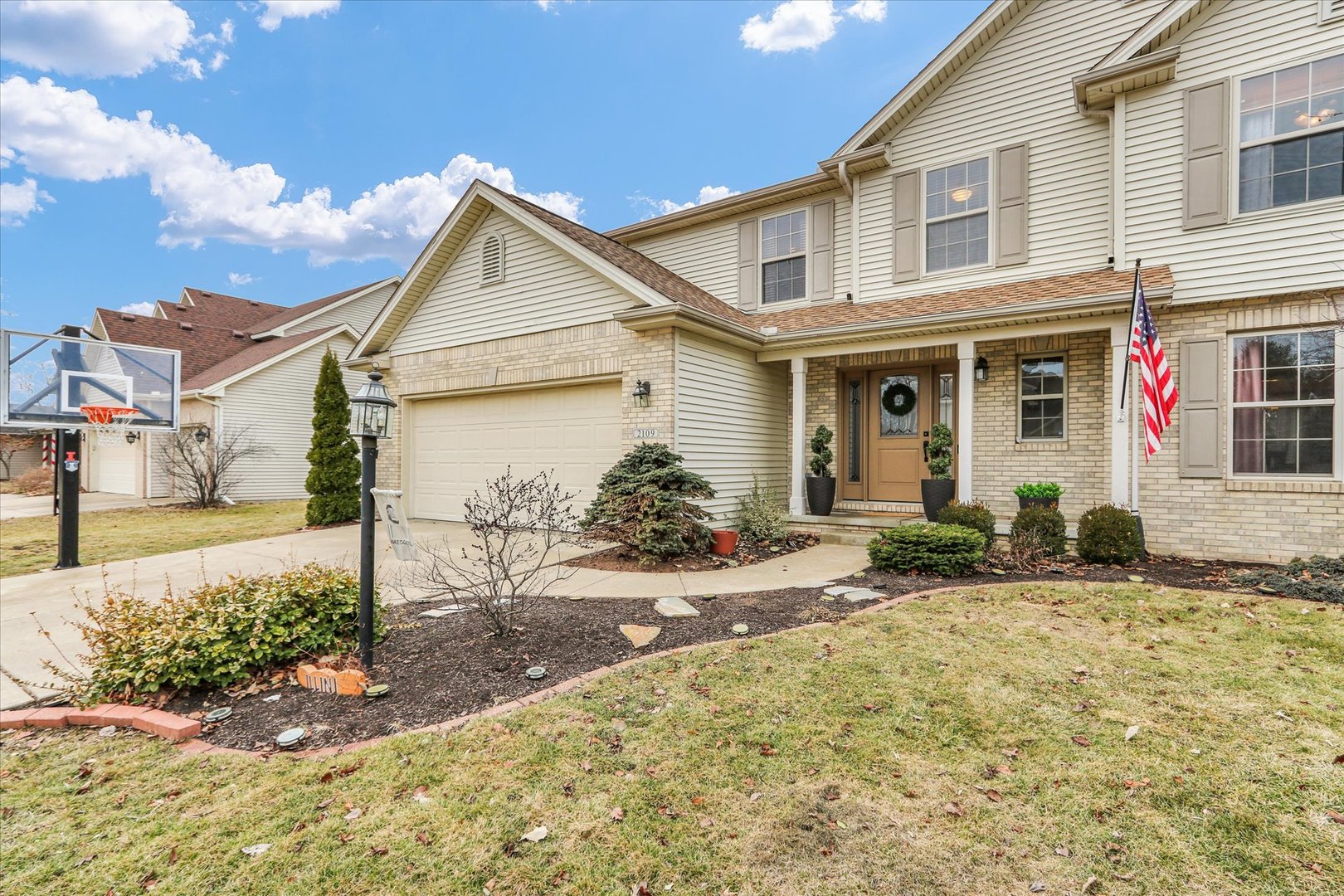 2109 Emerald Drive, Champaign, IL