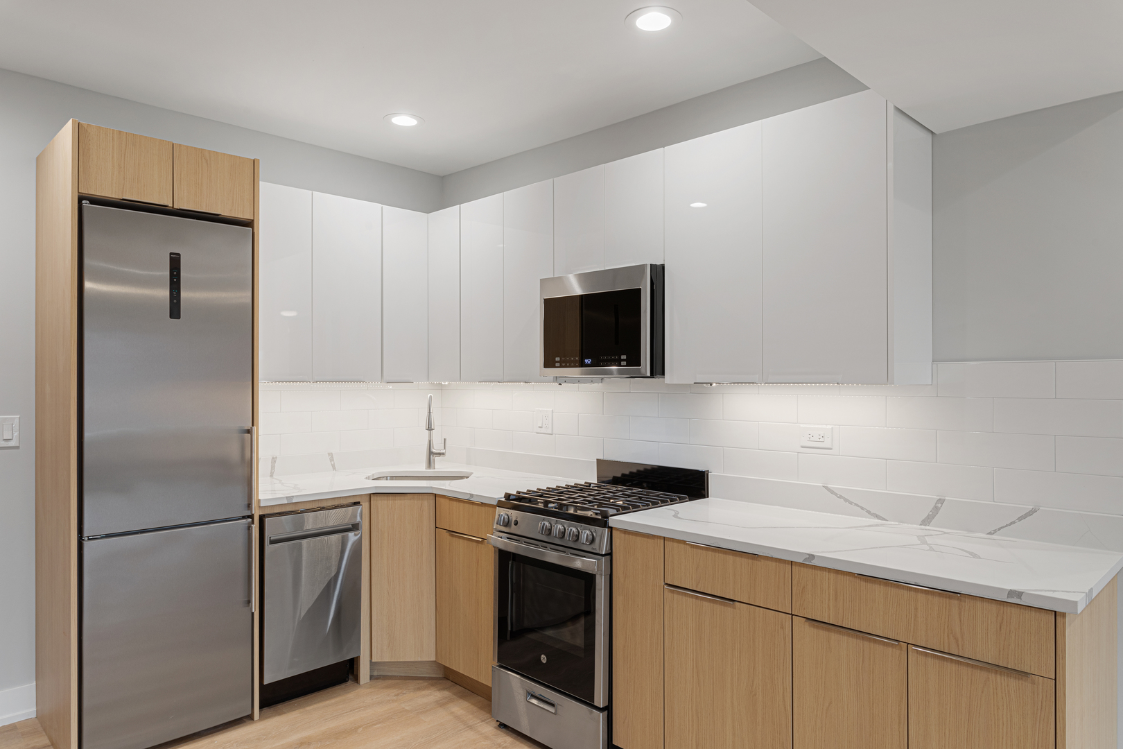 1556 W Juneway Terrace #3O, Chicago, IL