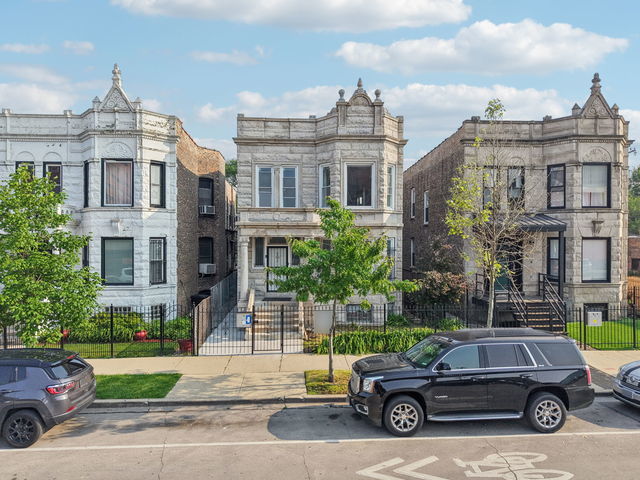 3220 W Polk Street #1, Chicago, IL