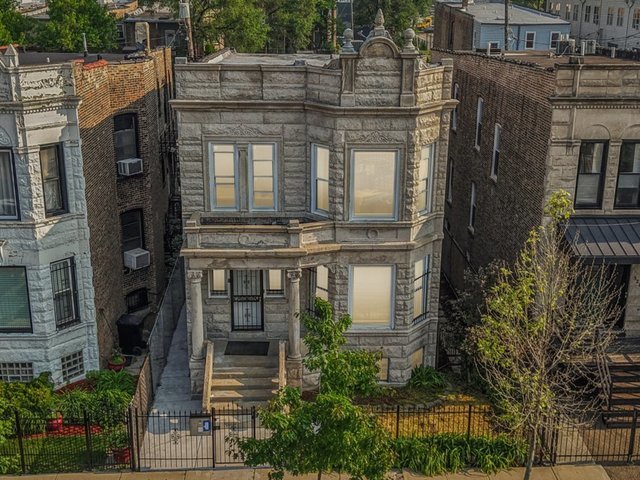 3220 W Polk Street #1, Chicago, IL