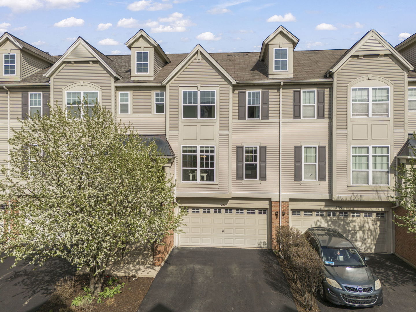 341 N Commerce Street, Aurora, IL