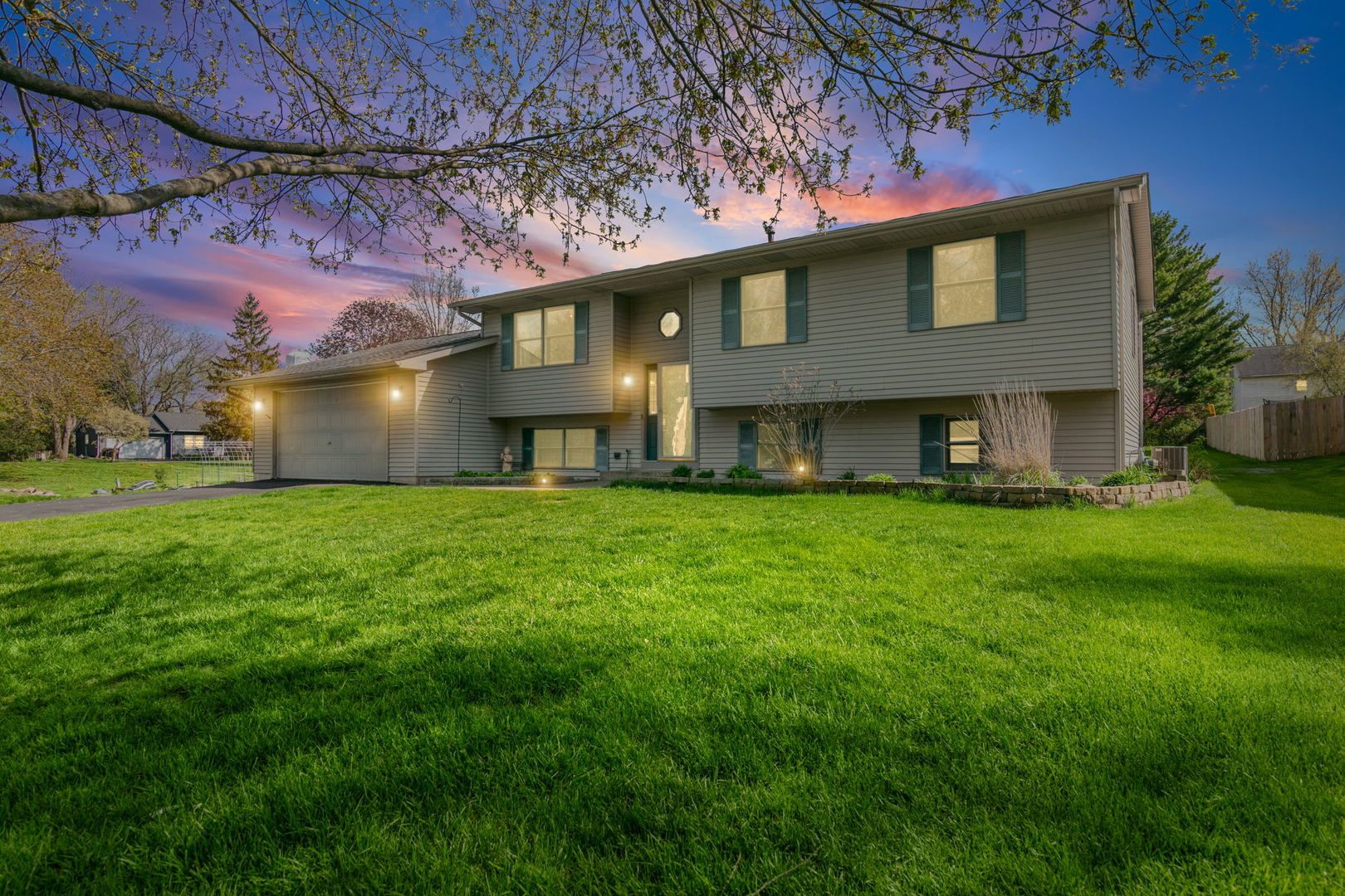 3505 W Beach Drive, McHenry, IL