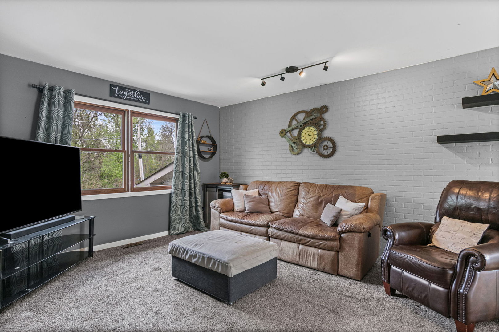 3505 W Beach Drive, McHenry, IL