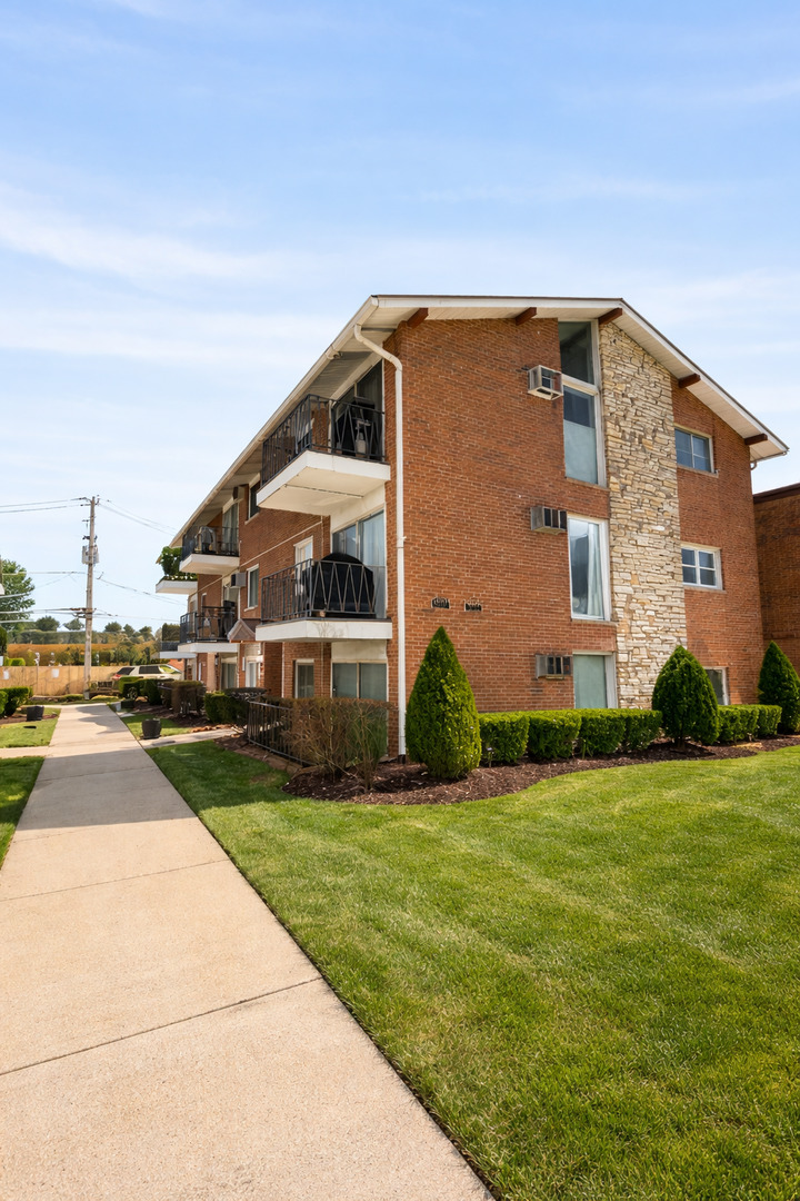 6113 W 64th Place #5, Chicago, IL