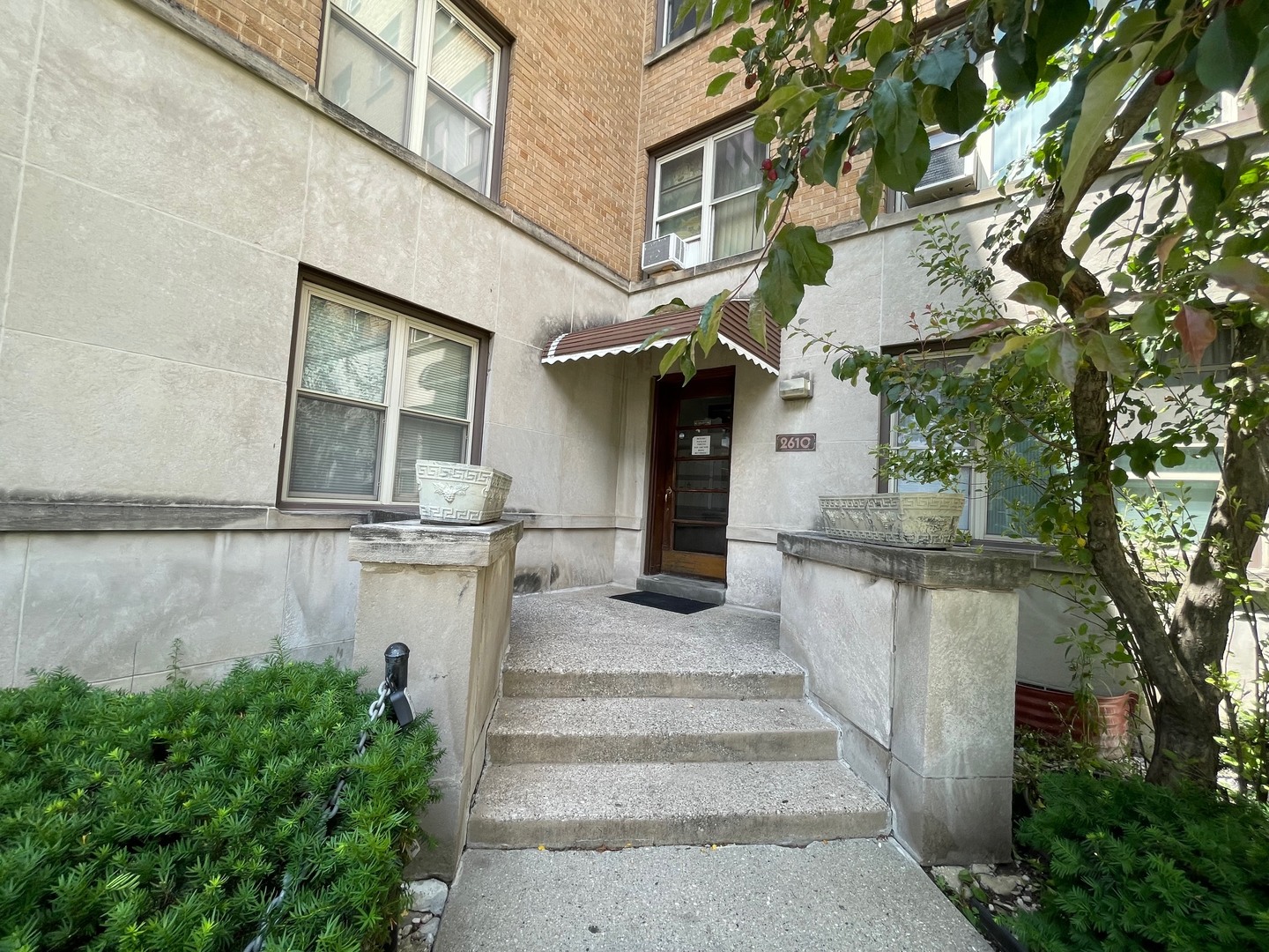 2610 W Balmoral Avenue #504, Chicago, IL