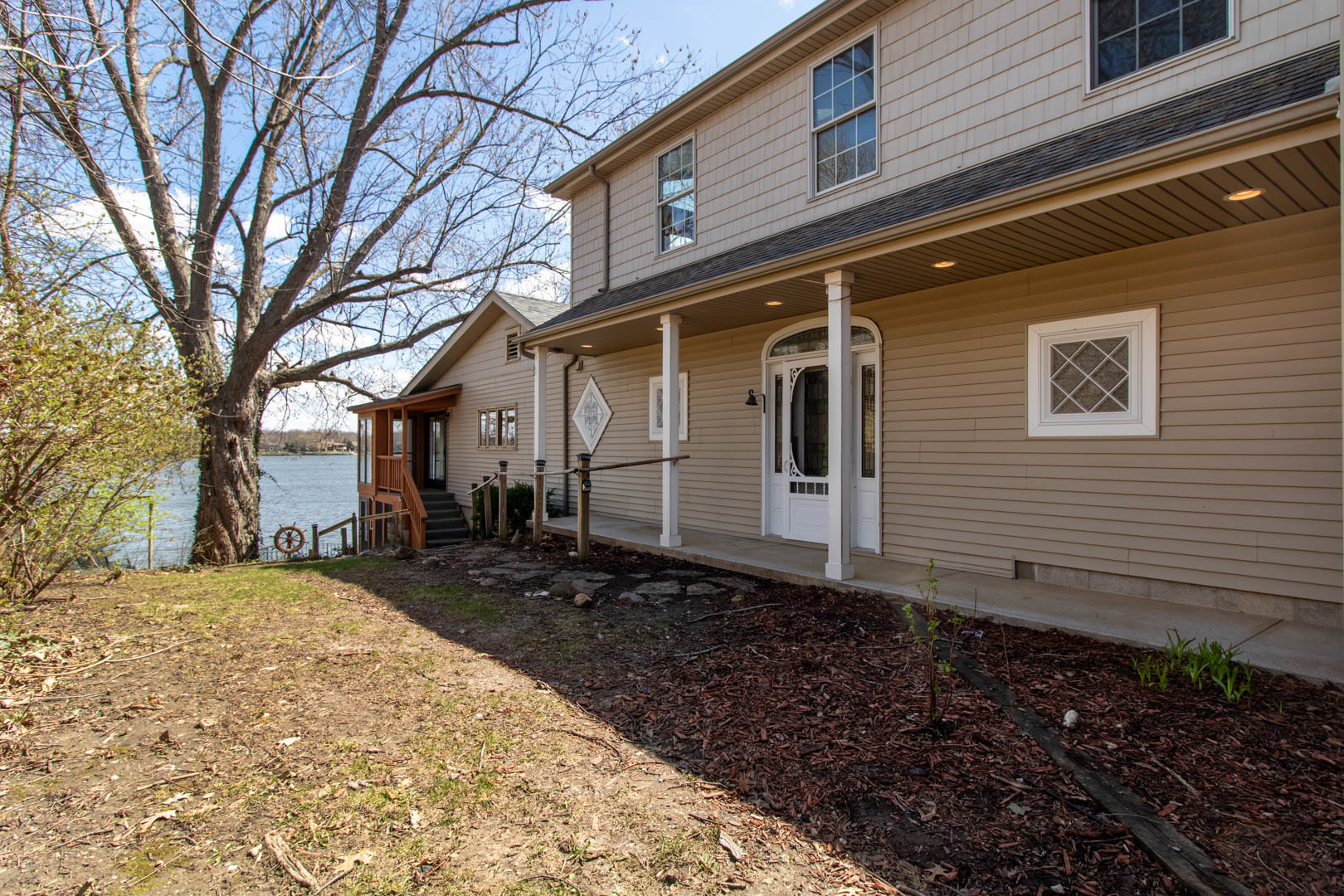 25289 White Owl Lane, Hudson, IL