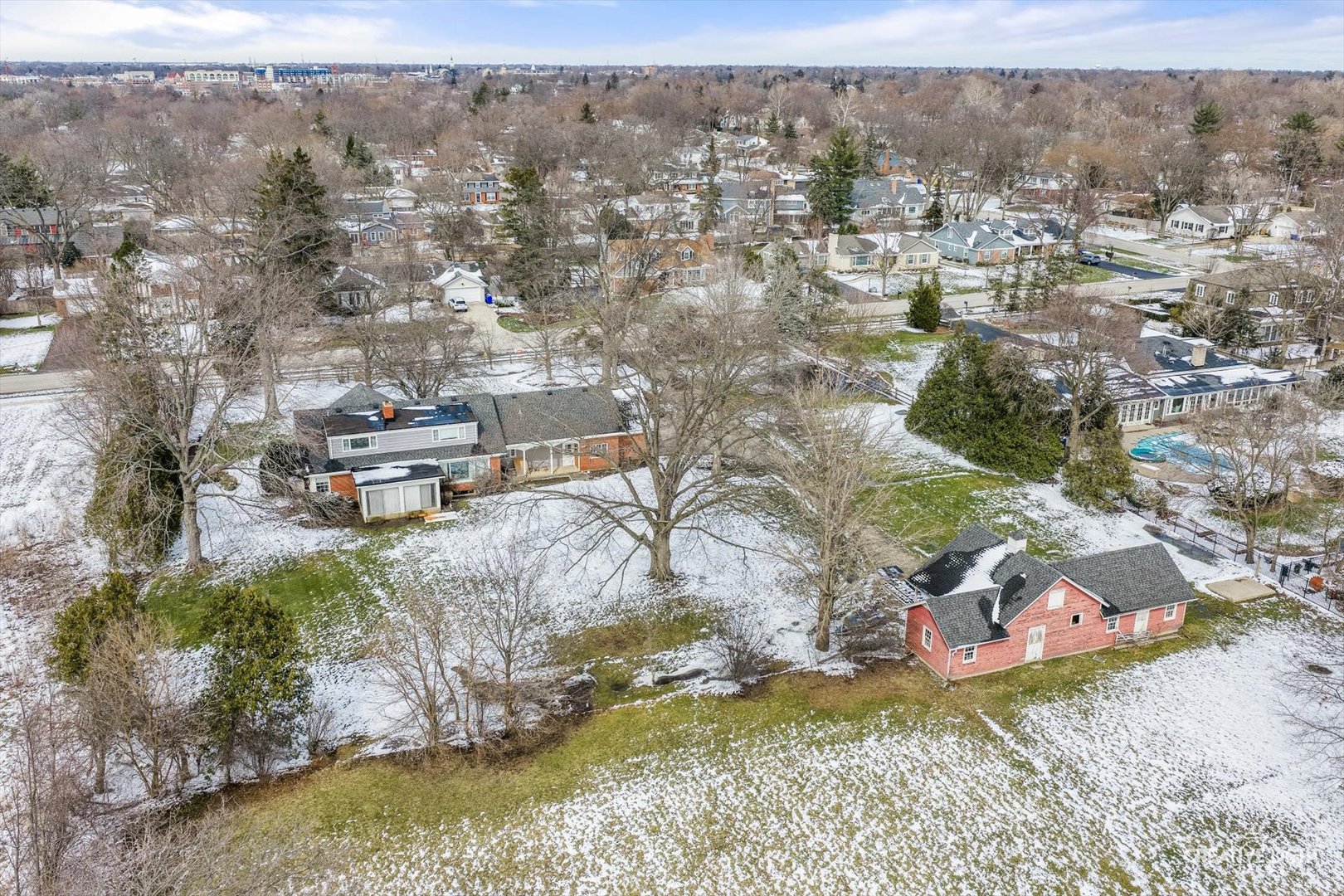 116 E Farnham Lane, Wheaton, IL