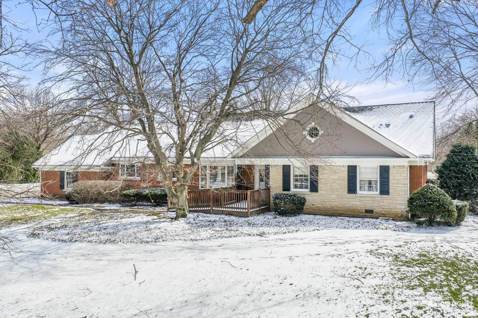 116 E Farnham Lane, Wheaton, IL