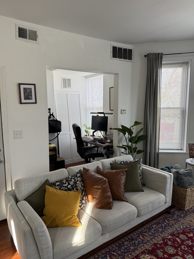 726 N Troy Street, Chicago, IL