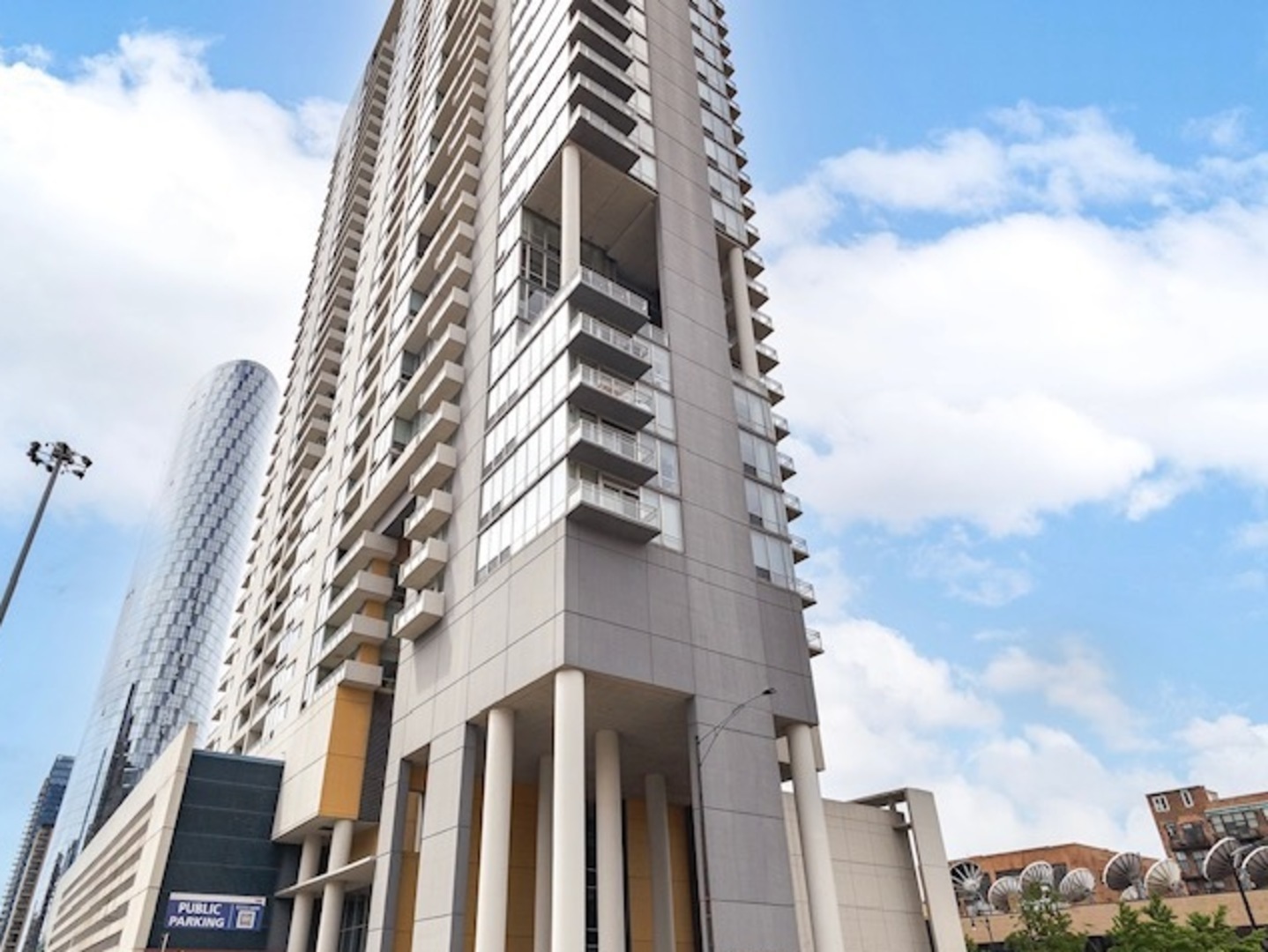 737 W Washington Boulevard #1209, Chicago, IL