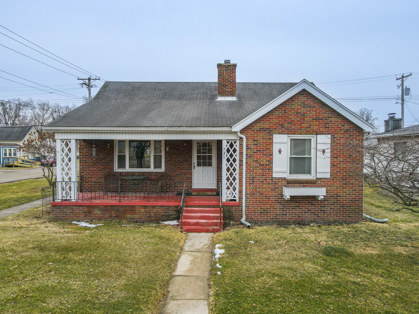 335 E Oak Street, Watseka, IL
