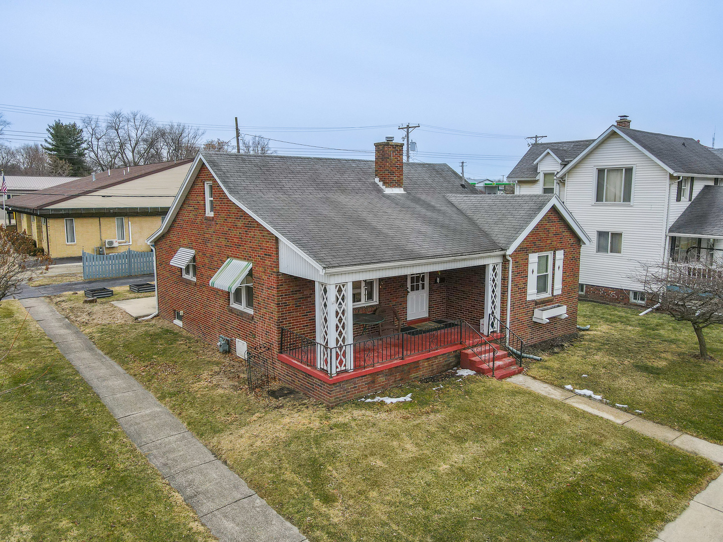 335 E Oak Street, Watseka, IL