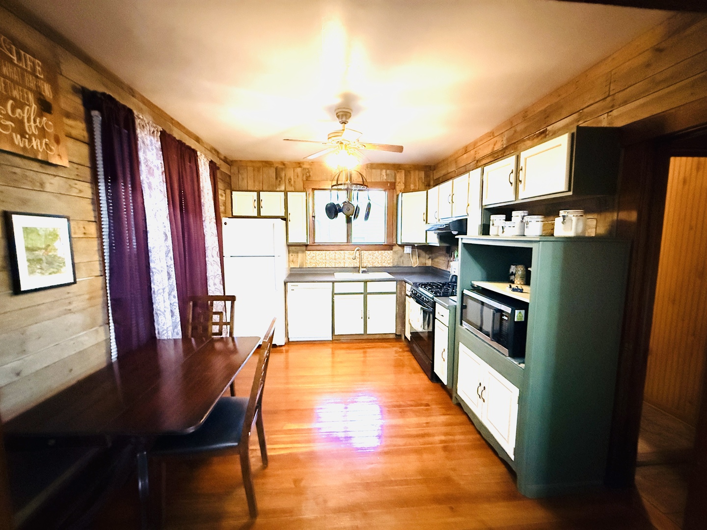 615 E Seminary Avenue, Hoopeston, IL