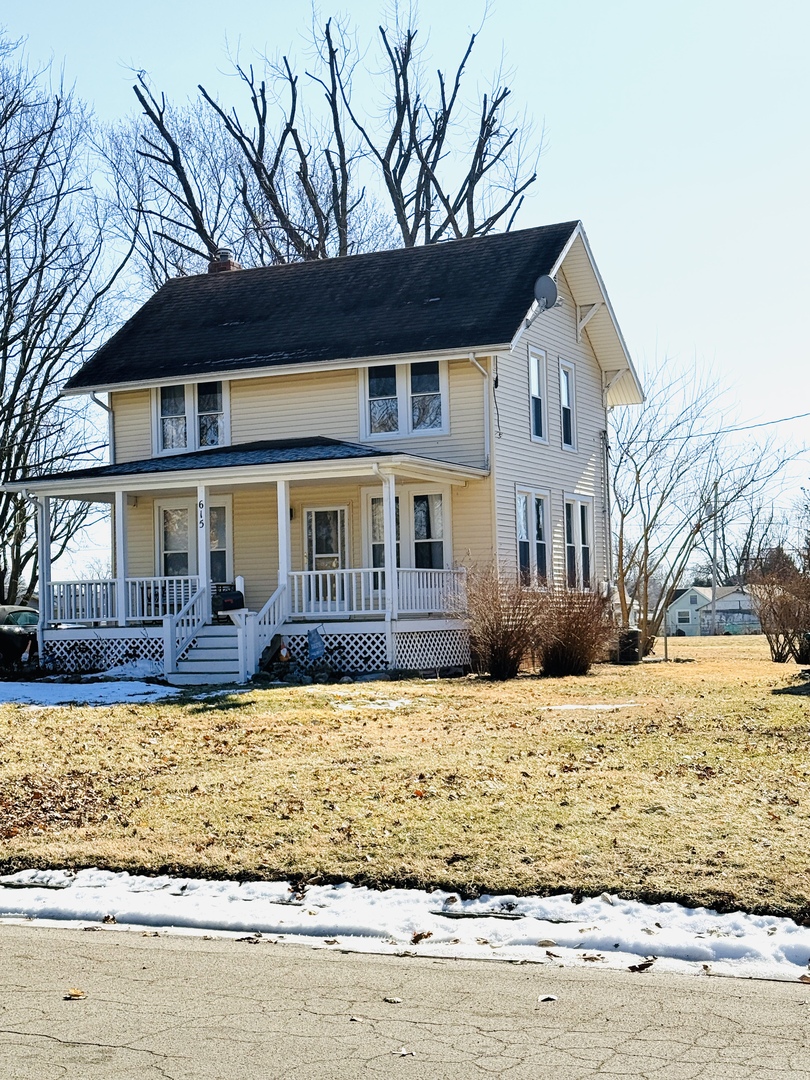 615 E Seminary Avenue, Hoopeston, IL