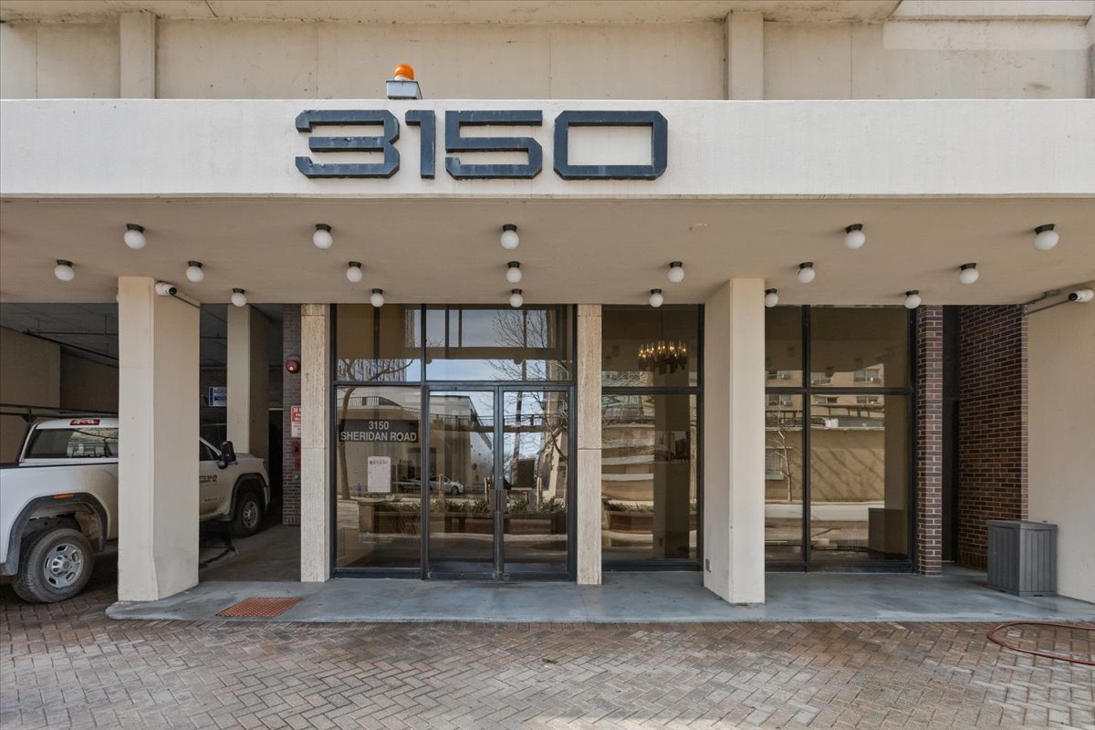 3150 N Sheridan Road #11A, Chicago, IL