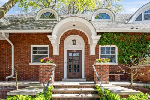 431 Laurel Avenue, Wilmette, IL