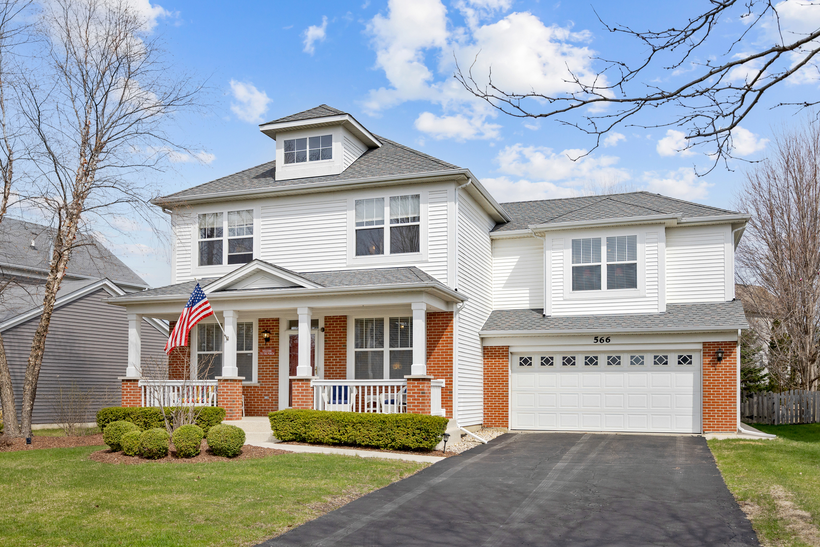566 Horizon Drive, St. Charles, IL