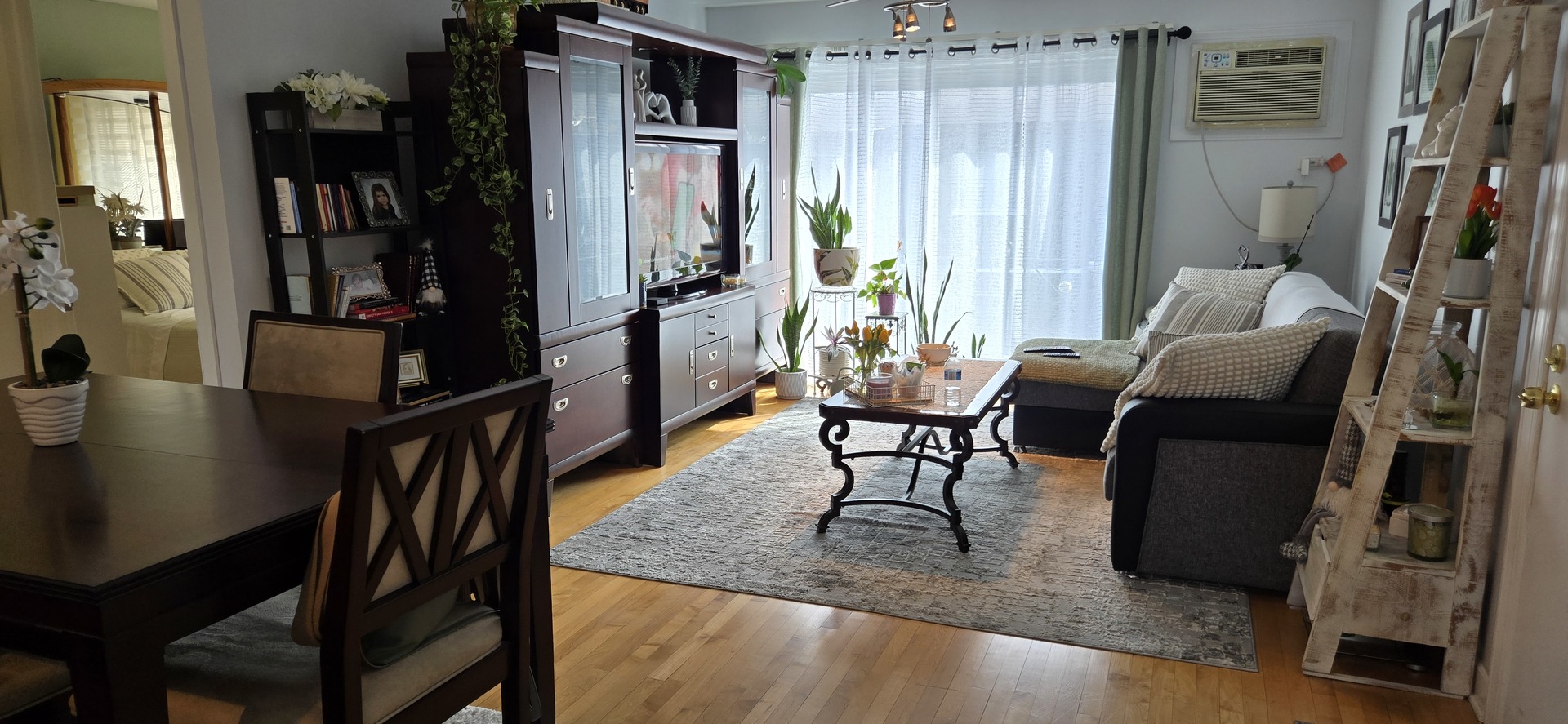 10467 DEARLOVE Road #6, Glenview, IL